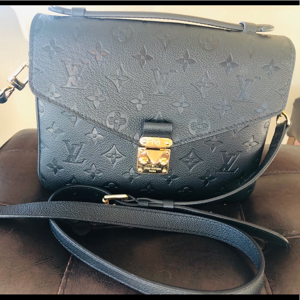 Louis Vuitton Pochette metis noir